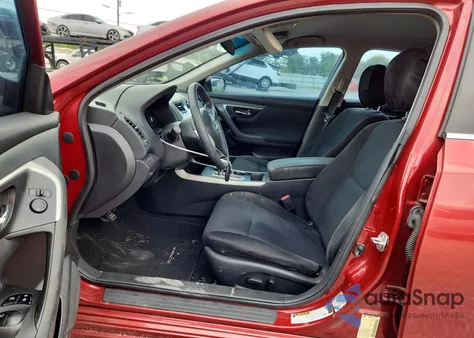 2015 Nissan Altima 2.5 из США, поврежденный, VIN 1N4AL3AP9FN354660